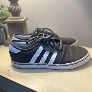 Adidas Originals Seeley Gray & White Men’s Canvas Sneakers